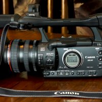 Видеокамера Canon XH A1, снимка 1 - Камери - 25456709