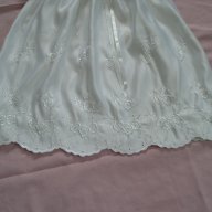 Сатенена рокличка 0-3 месеца, снимка 3 - Бебешки рокли - 18179824