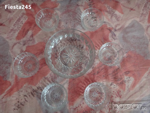 Полски стъклен сервиз, снимка 1 - Сервизи - 13811089