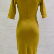 Вталена рокля в цвят горчица марка Bella XS, снимка 3 - Рокли - 18037541