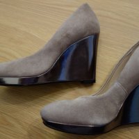 нови велурени обувки Clarks, 39ти номер, снимка 4 - Дамски ежедневни обувки - 18676151