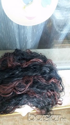 Нова черна Афро с тъмно кестеняви кичури перука 50 см  - мод.81, снимка 5 - Аксесоари за коса - 21361417