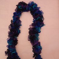Ново ръчно плетено шалче, снимка 2 - Шапки - 16503869