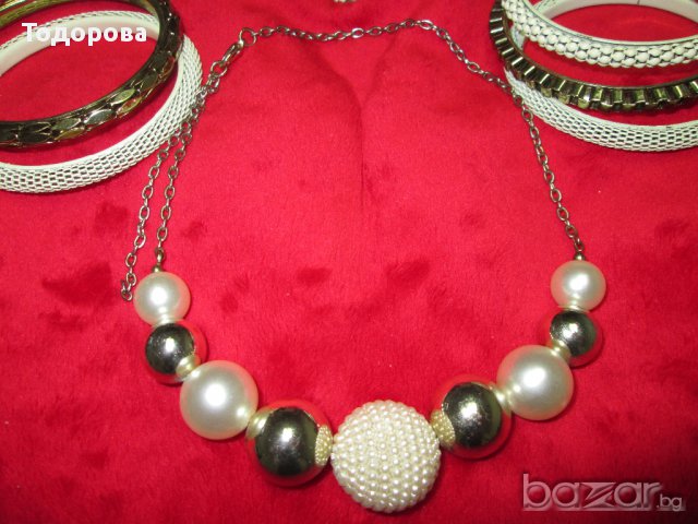 Комплект колие и пет гривни, снимка 2 - Бижутерийни комплекти - 12489118