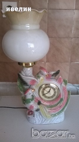 настолна нощна лампа с часовник