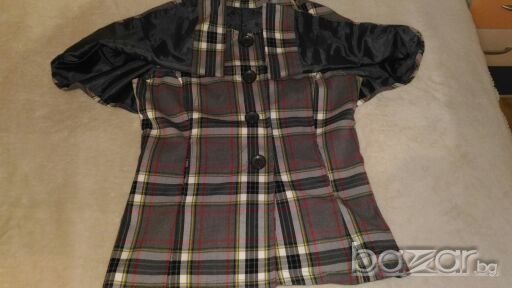 Продавам сако с ръкави оформени като пелерина L размер, снимка 2 - Сака - 19637915