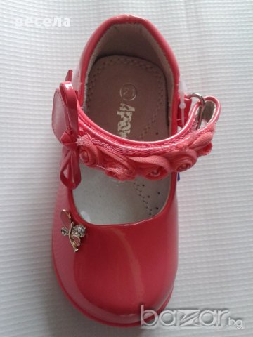 Детски обувки за момиче, бели и коралови- лачени с   естествена кожа, ортопедични, снимка 3 - Детски маратонки - 10300667