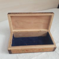 Дървена пирографирана кутия/ пенал, снимка 2 - Антикварни и старинни предмети - 25956216