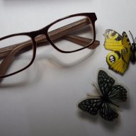 Очила, снимка 1 - Слънчеви и диоптрични очила - 17365642