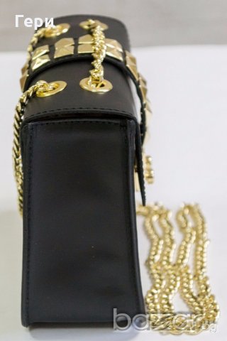 Естествена кожа, черна дамска чанта с метална декорация Giulia, снимка 3 - Чанти - 18832663