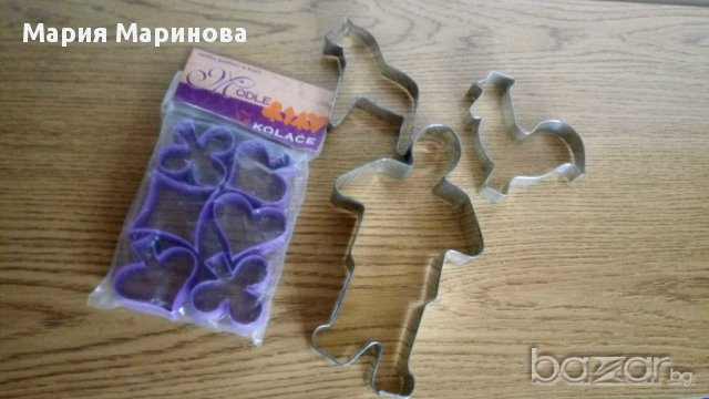 Коледна покривка, кутия и форми за сладки, снимка 5 - Други стоки за дома - 14702374