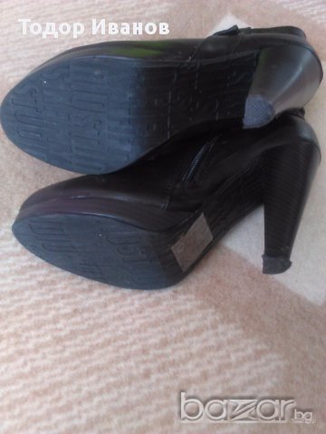 ПРОДАВАМ удобни черни боти, снимка 3 - Дамски боти - 17380897
