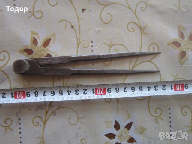 Уникален железен  занаятчийски пергел маркиран 19 век, снимка 1 - Други инструменти - 25591810