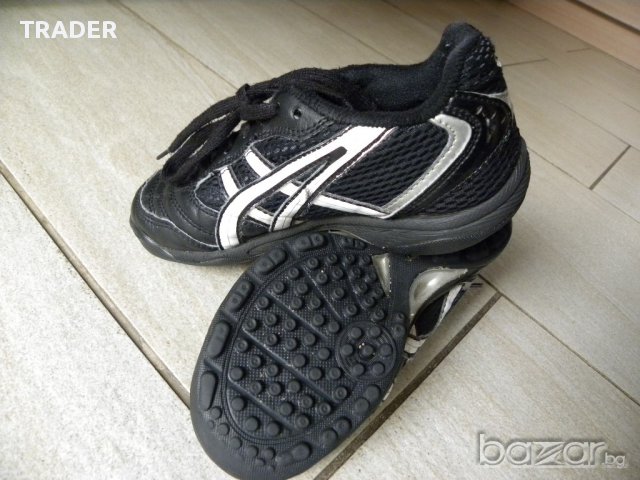 Детски футболни маратонки гъсенички кецове обувки ASICS, размер 32, стелка 19см. , снимка 2 - Детски маратонки - 14211133
