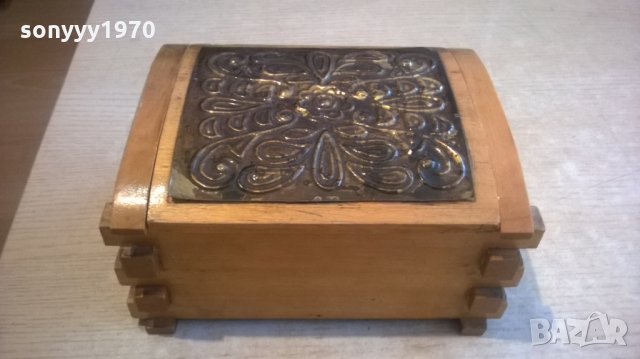 ретро дървена кутия с метален обков-1977г-22х16х11см, снимка 2 - Колекции - 24152627