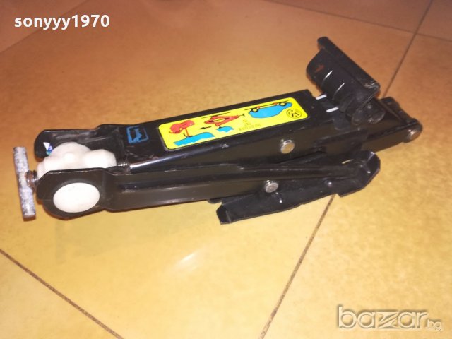 volkswagen-нов оригинален крик-внос швеицария, снимка 2 - Аксесоари и консумативи - 20126838