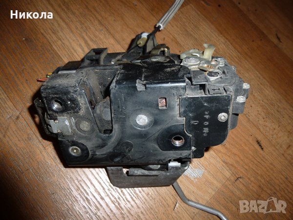 Задна лява брава за Ауди А6 ц5 комби, снимка 3 - Части - 23985996