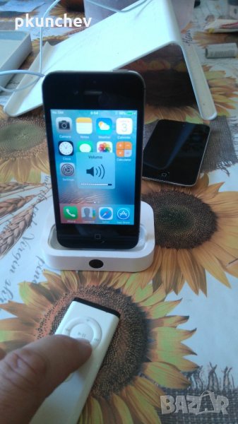 Стойка за iPod, iPhone с audio/video-out и дистанционно., снимка 1