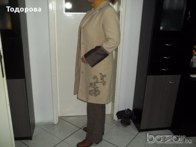 Луксозно дамско палто № М , снимка 1 - Палта, манта - 16827614