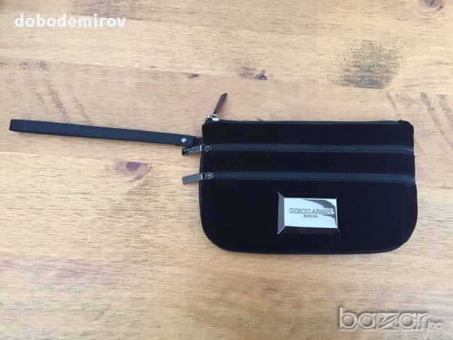 Нова чанта/клъч кадифе Giorgio Armani Velvet Black Wristlet оригинал, снимка 6 - Чанти - 12744741