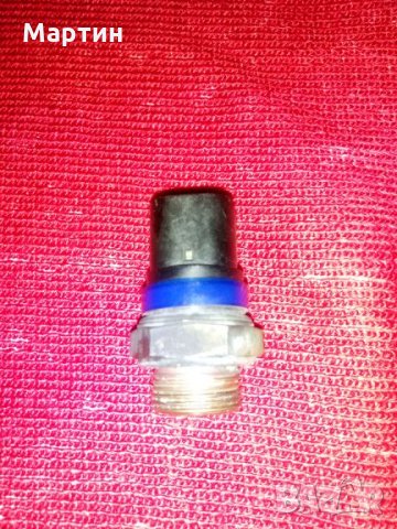 Датчик за температурата на охладителната течност за Рено Меган Сценик - бензин - 90 к.с. - 1997 г., снимка 1