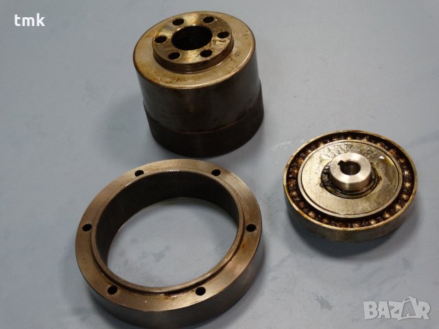 Вълнов Редуктор V габарит, снимка 3 - Резервни части за машини - 23521150