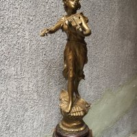 Голяма красива старинна статуетка LA MUSIQUE, снимка 2 - Антикварни и старинни предмети - 22908320