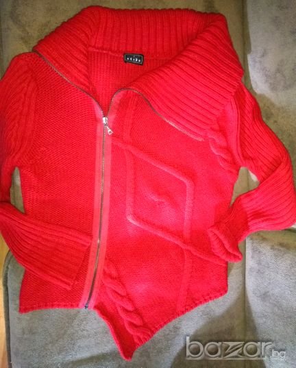 Червена асиметрична къса жилетка., снимка 1
