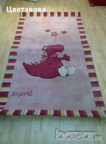 Голям и плътен килим на ESPRIT,за детска стая, снимка 1
