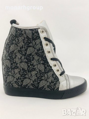 Дамски обувки Karolina, снимка 2 - Дамски боти - 25145395