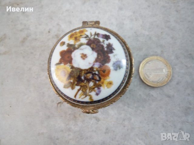 стара кутийка от костен порцелан, снимка 2 - Антикварни и старинни предмети - 21771140