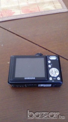 Дигитален фотоапарат Samsung, снимка 1 - Фотоапарати - 19615880