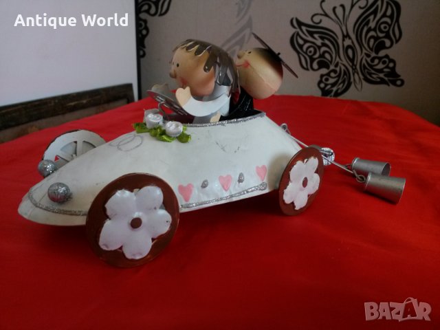 Шведска Ламаринена Играчка Автомобил Младоженци