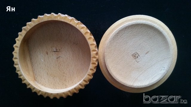 Красива Стара Дървена Кутийка с Дърворезба от 60/70-те, снимка 3 - Антикварни и старинни предмети - 18369003