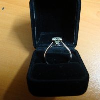 Дамски пръстен с диамант, снимка 2 - Пръстени - 19789646