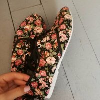 Обувчици на цветя, снимка 2 - Дамски ежедневни обувки - 19305029