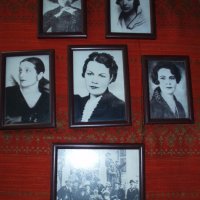 колекция черно-бели снимки в рамки - БГ писателки и поетеси, снимка 1 - Колекции - 21511751