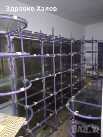 Стелаж за дрехи с бюро