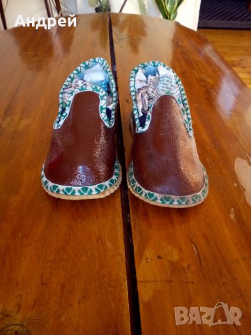 Стари детски пантофи,обувки