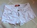 Дамски къси панталонки, снимка 1 - Къси панталони и бермуди - 24574652