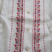  Ръчно бродирана копринена блуза от 70-80 години на ХХ в., снимка 2 - Други ценни предмети - 24231884