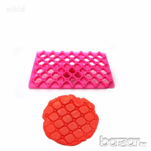 квадрати сърце мрежа ограда решетка с  ♥ в средата за украса и декор на торти фондан борд, снимка 3 - Форми - 17279814