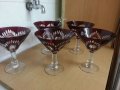 Кристални чаши гравирани червен цветен кристал, снимка 1 - Антикварни и старинни предмети - 24764568