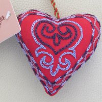Автентично текстилно сърце с казахски национални мотиви, снимка 2 - Други ценни предмети - 24788418