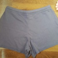 Дамски къси панталонки от H&M, снимка 2 - Къси панталони и бермуди - 25880465