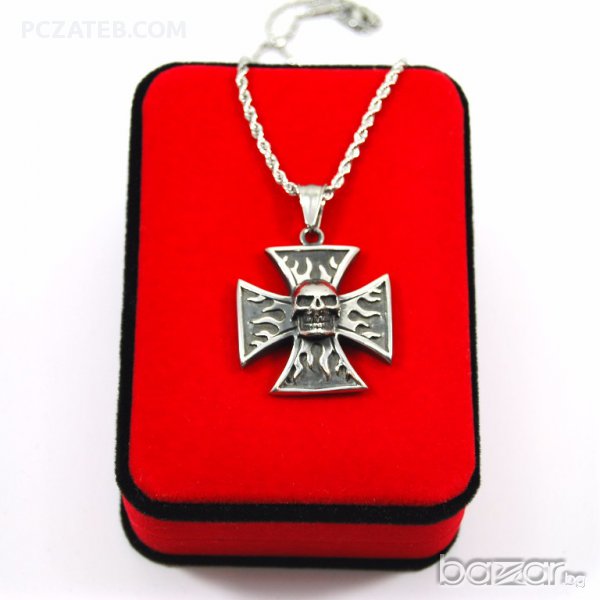 Кръст за храброст с череп, снимка 1