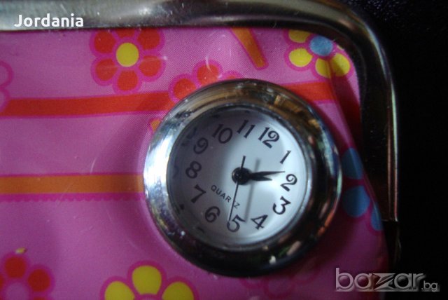 Оригинално детско портмоне с часовник-Hello Kitty;, снимка 2 - Други - 20754031