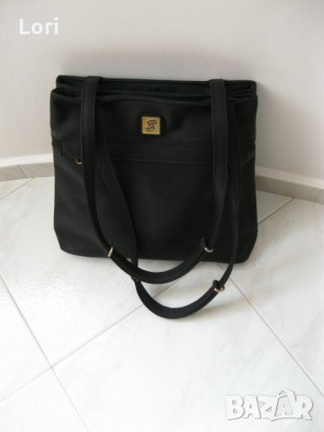 Черна  чанта, снимка 5 - Чанти - 23520176