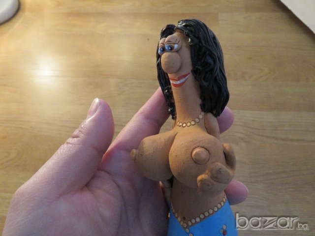 Керамична фигурка - Една  българска с големи гърди  18 + , еротика, снимка 4 - Декорация за дома - 21462147