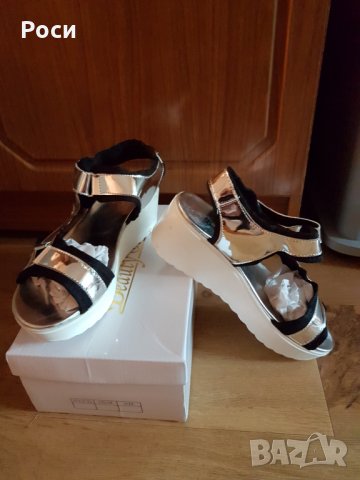 Нови дамски сандали платформа, холограмен огледален ефект - 37,38 номер, снимка 3 - Сандали - 24771637